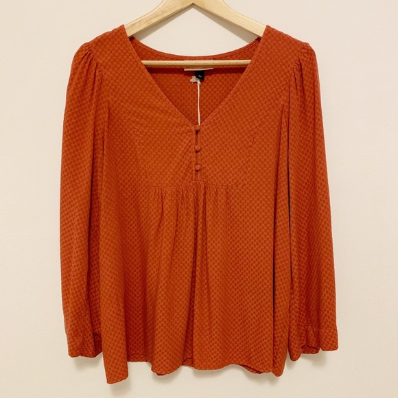 NEW Universal Thread V Neck Button Wide Sleeve Top Small - Picture 2 of 6